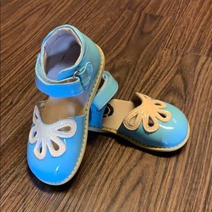 Livie & Luca size 8 toddler shoes. Blue and cream